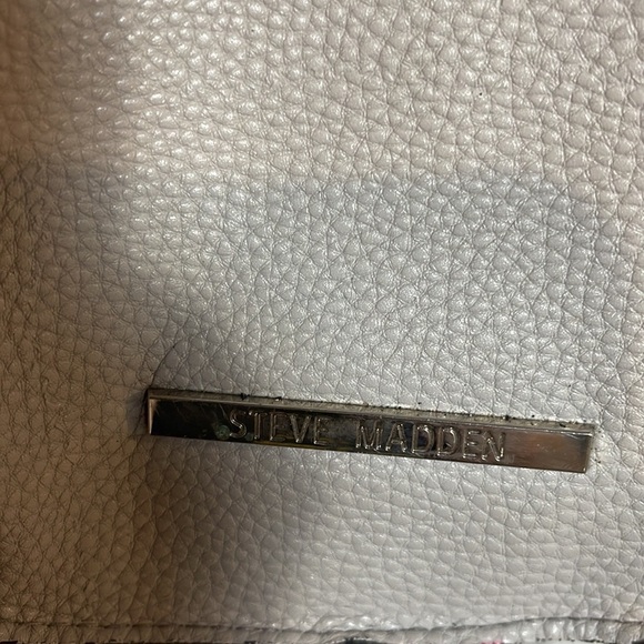 Steve Madden gently used light grey bag - Picture 4 of 12